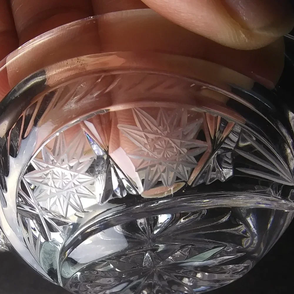 lovely clear glass swan shaped trinket dish with cut design on sides